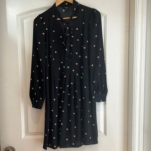 RW&CO polka dot dress loose fit with neck tie and size zipper. Size M Like new